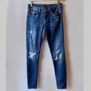 Zara mid rise distressed skinny jeans Sz 6